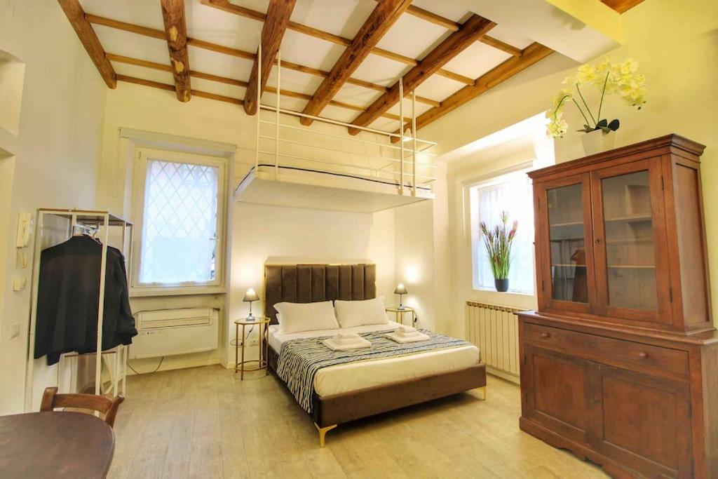Cozy Studio Flat In Trastevere By Yourhost Rome Luaran gambar