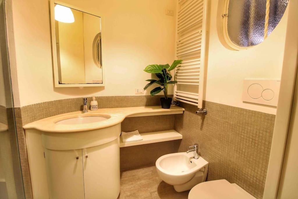 Cozy Studio Flat In Trastevere By Yourhost Rome Luaran gambar